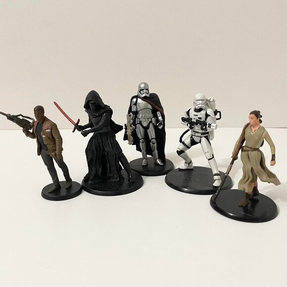 Lot of 5 Star Wars Disney Figures on Stands - Picture 1 of 16